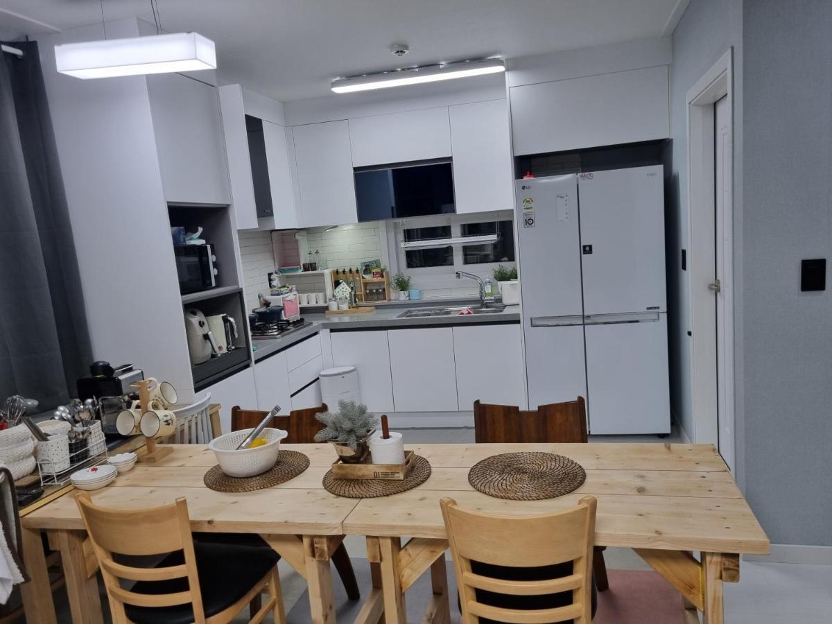 Gashi Sarang Bed & Breakfast Seogwipo Dış mekan fotoğraf