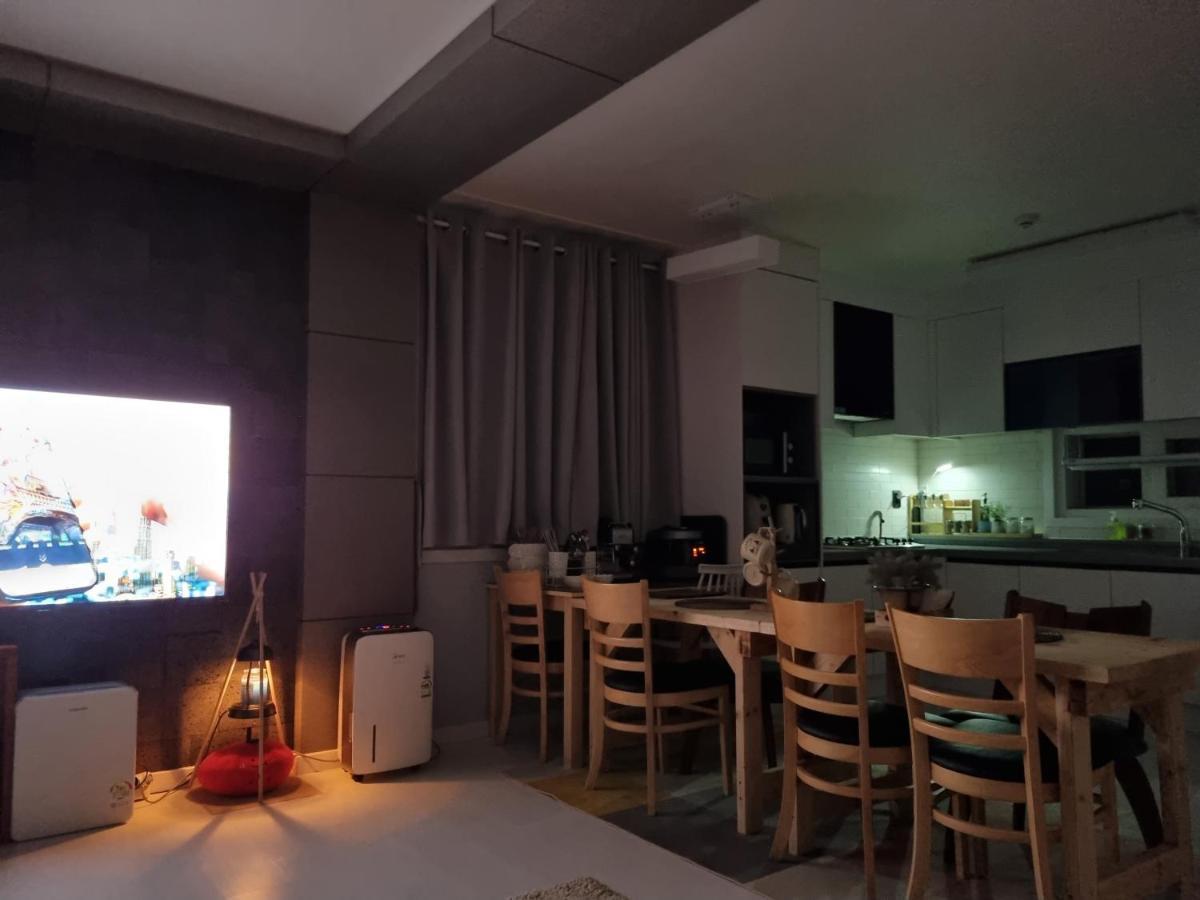 Gashi Sarang Bed & Breakfast Seogwipo Dış mekan fotoğraf