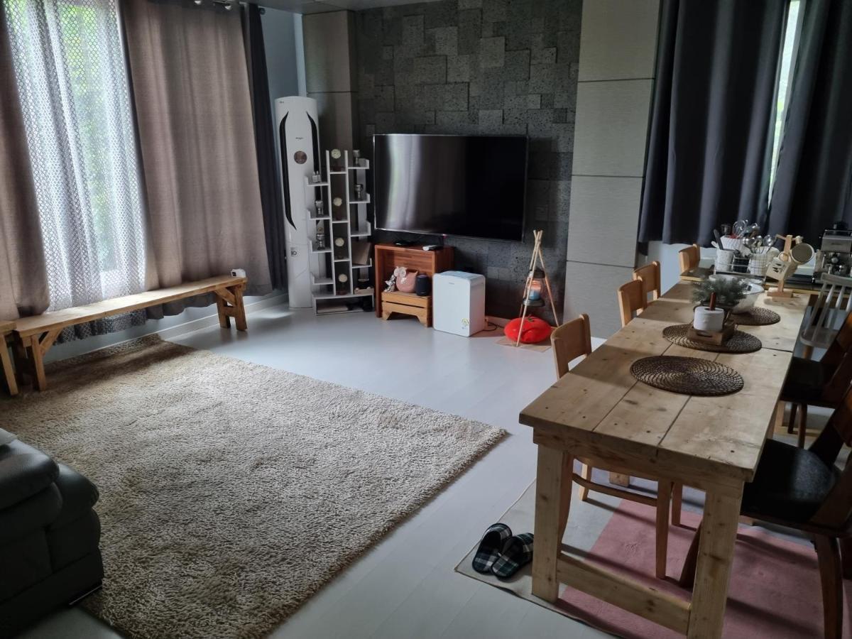 Gashi Sarang Bed & Breakfast Seogwipo Dış mekan fotoğraf
