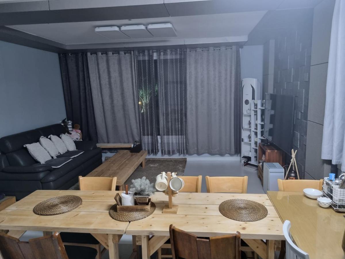 Gashi Sarang Bed & Breakfast Seogwipo Dış mekan fotoğraf