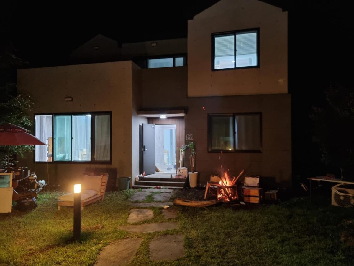 Gashi Sarang Bed & Breakfast Seogwipo Dış mekan fotoğraf