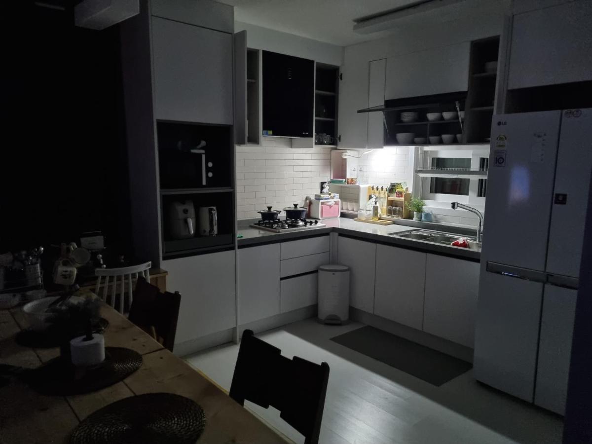 Gashi Sarang Bed & Breakfast Seogwipo Dış mekan fotoğraf